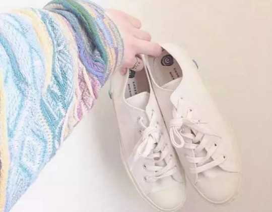  秋季小白鞋搭配 7个简约小白鞋品牌好穿又不贵
